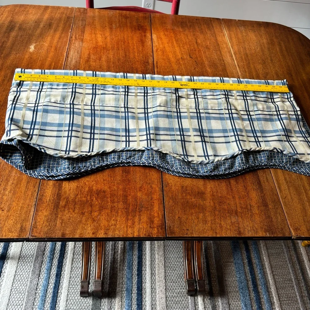 VTG Williamsburg Double Layered Scalloped Plaid Valance Blue Cream 72